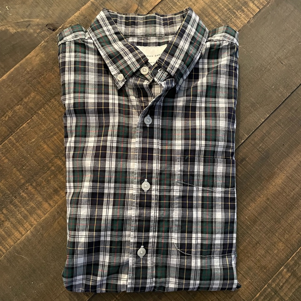 American Eagle Casual Buttondown Men’s shirt size small